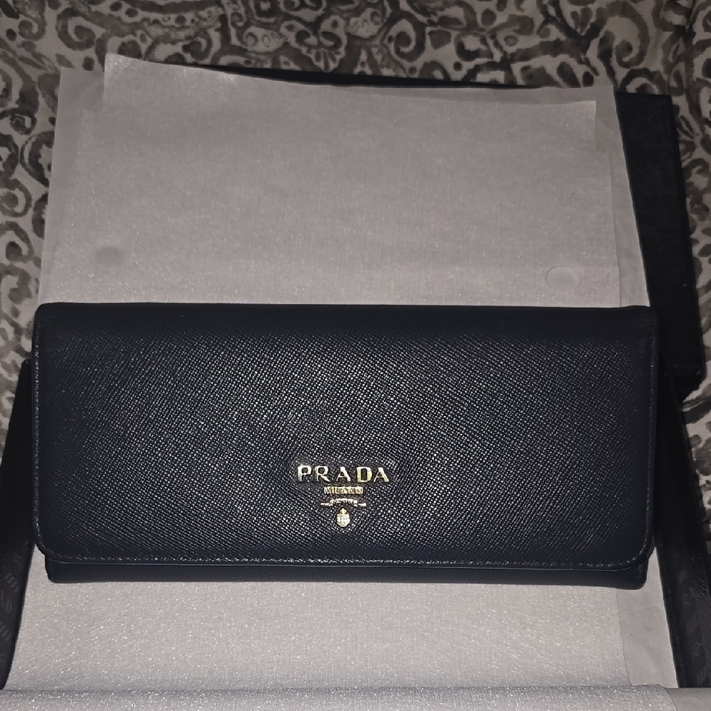 Prada Navey Blue Women's Wallet In Excellent Condition